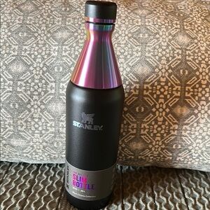 Stanley 20oz All Day Slim Black and Chroma Iridescent Slim Bottle NWT